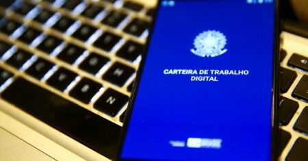 Por Que Seu Emprego CLT Nunca Vai Te Dar Liberdade Financeira (E Como Começar a Mudar Isso Online)